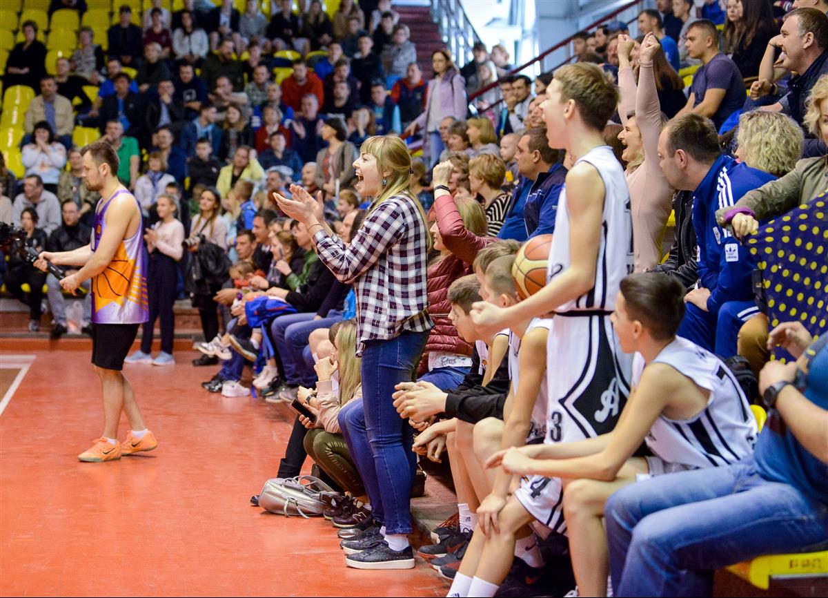 На финале Саратовской баскетбольной лиги присутствовали 700 зрителей! 